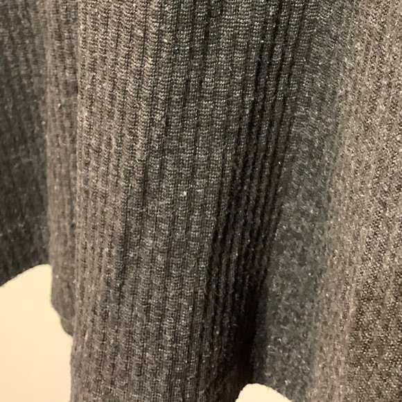 Tommy Hilfiger long-sleeve T-shirt  -  Men's Medium - Picture 8 of 10